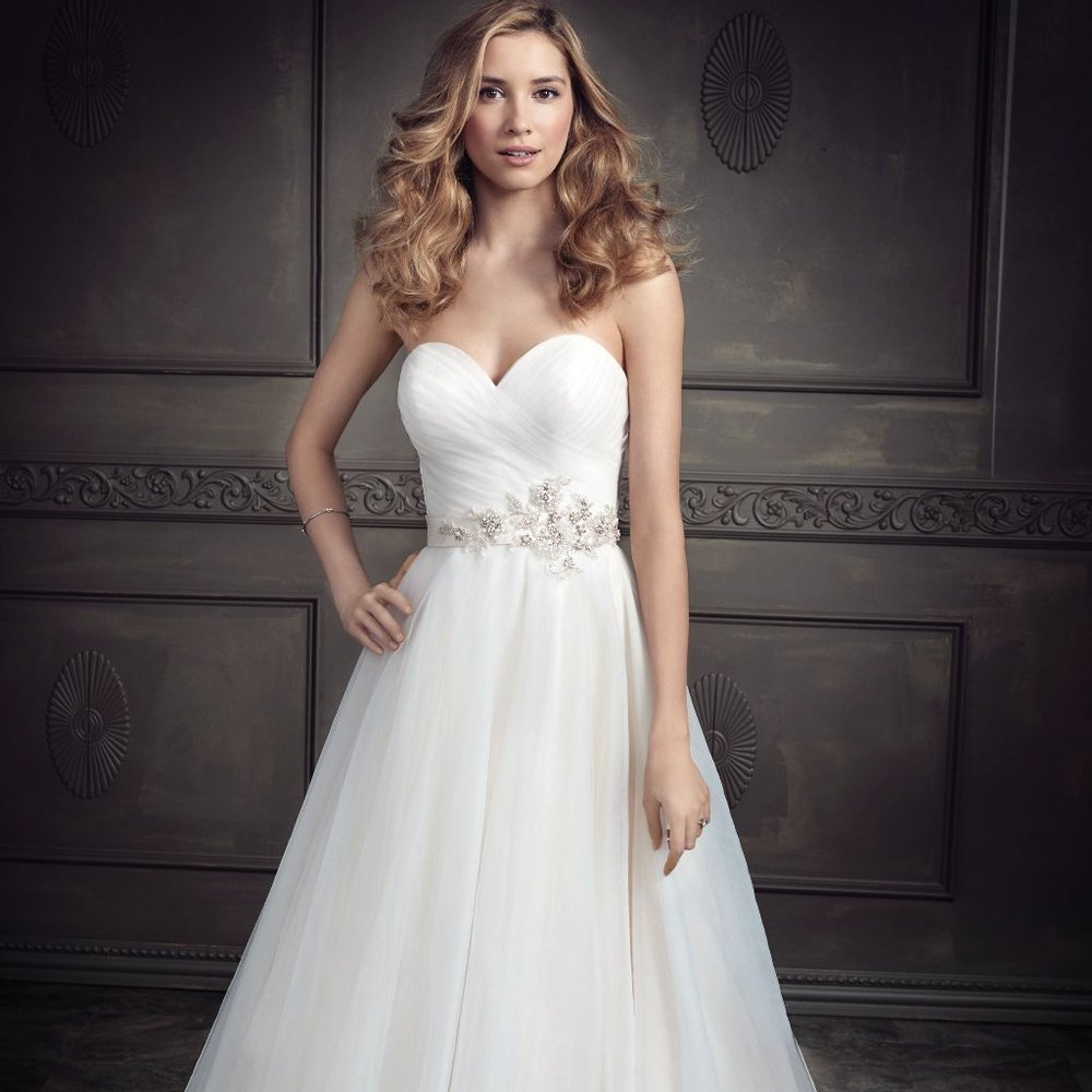 Ella Rosa Be338 Ivory Size 16 Flowy Tulle, strapless A-Line Wedding Dress